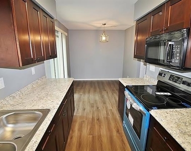 921 Cedar Terrace - Photo Thumbnail 9