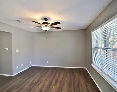 921 Cedar Terrace - Photo Thumbnail 2