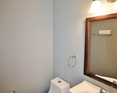 921 Cedar Terrace - Photo Thumbnail 11