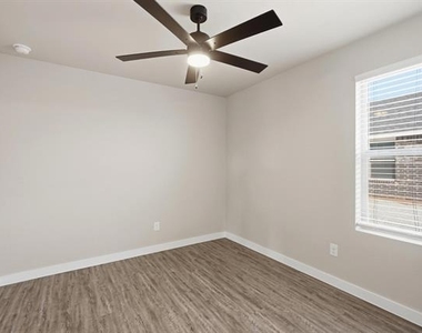 510 Elmont Street - Photo Thumbnail 13
