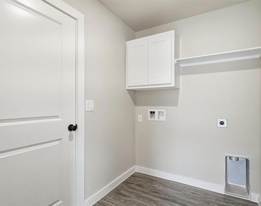 510 Elmont Street - Photo Thumbnail 6
