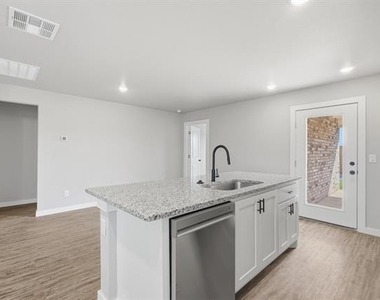 518 Elmont Street - Photo Thumbnail 10