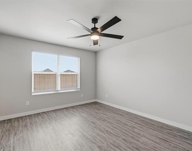 518 Elmont Street - Photo Thumbnail 17