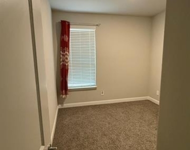 1904 Drover Street - Photo Thumbnail 10