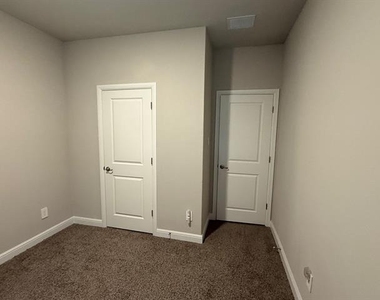 1904 Drover Street - Photo Thumbnail 12