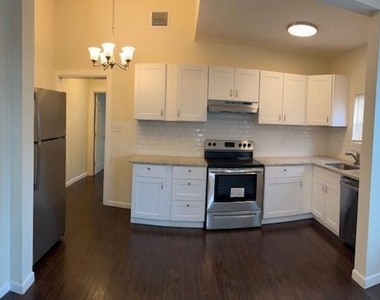 3112 Stonewall Street - Photo Thumbnail 5