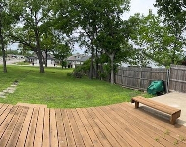 3112 Stonewall Street - Photo Thumbnail 3