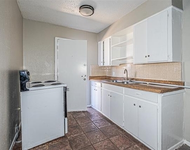 602 N Lancaster Avenue - Photo Thumbnail 14