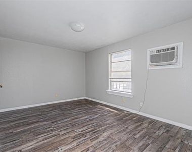 602 N Lancaster Avenue - Photo Thumbnail 11