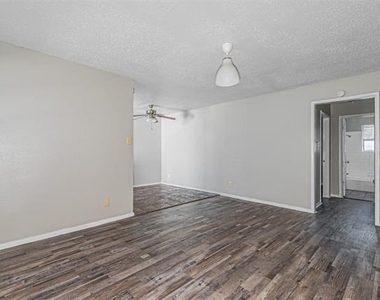 602 N Lancaster Avenue - Photo Thumbnail 7