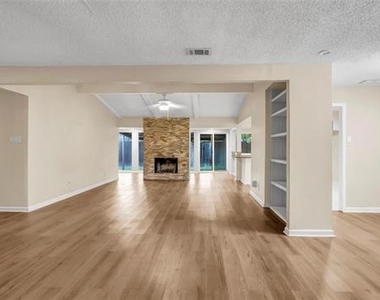 908 Firestone Lane - Photo Thumbnail 6