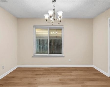 908 Firestone Lane - Photo Thumbnail 7