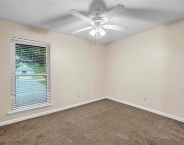 908 Firestone Lane - Photo Thumbnail 16