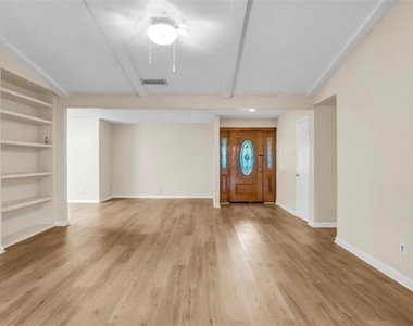 908 Firestone Lane - Photo Thumbnail 5