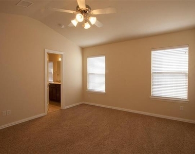 7825 Fox Horn Drive - Photo Thumbnail 10