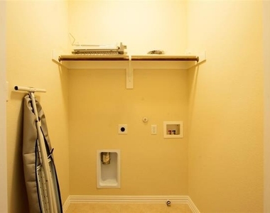 7825 Fox Horn Drive - Photo Thumbnail 13