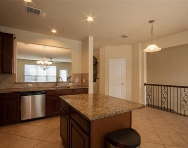 7825 Fox Horn Drive - Photo Thumbnail 3