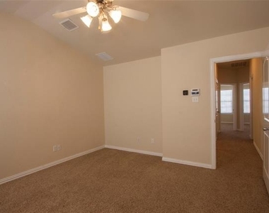 7825 Fox Horn Drive - Photo Thumbnail 9