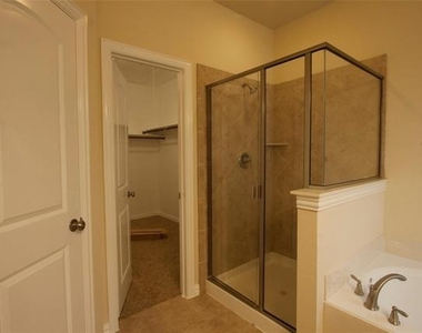 7825 Fox Horn Drive - Photo Thumbnail 12