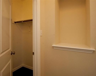 7825 Fox Horn Drive - Photo Thumbnail 21