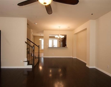 7825 Fox Horn Drive - Photo Thumbnail 4