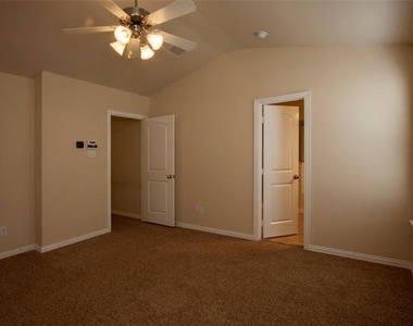 7825 Fox Horn Drive - Photo Thumbnail 11
