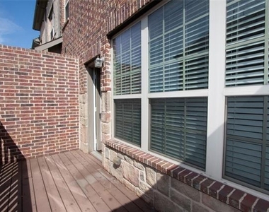 7825 Fox Horn Drive - Photo Thumbnail 23