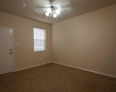 7825 Fox Horn Drive - Photo Thumbnail 22