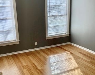 213 Donald Street - Photo Thumbnail 8