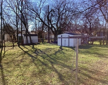 213 Donald Street - Photo Thumbnail 11