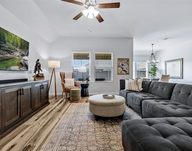 601 Rawhide Way - Photo Thumbnail 12