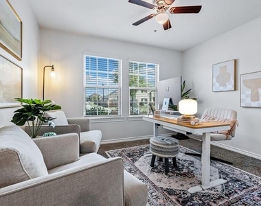 601 Rawhide Way - Photo Thumbnail 3