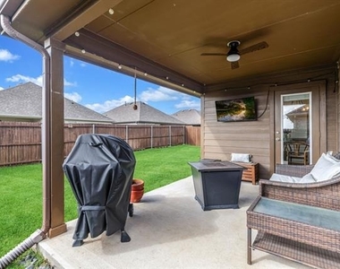 601 Rawhide Way - Photo Thumbnail 25
