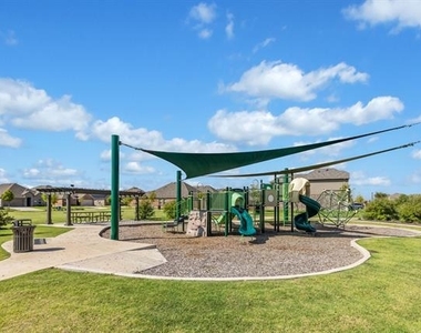 601 Rawhide Way - Photo Thumbnail 28
