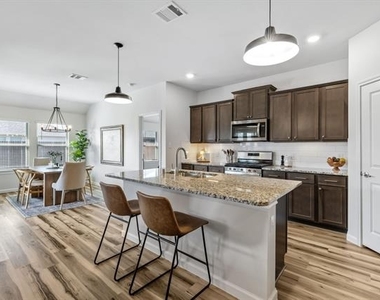 601 Rawhide Way - Photo Thumbnail 14