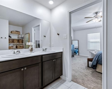 601 Rawhide Way - Photo Thumbnail 21