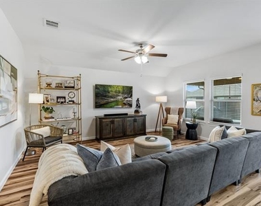601 Rawhide Way - Photo Thumbnail 9