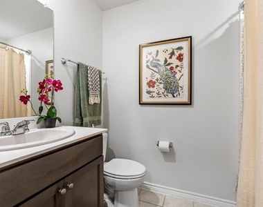 601 Rawhide Way - Photo Thumbnail 6