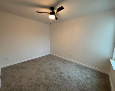 5114 Stoneridge Drive - Photo Thumbnail 14