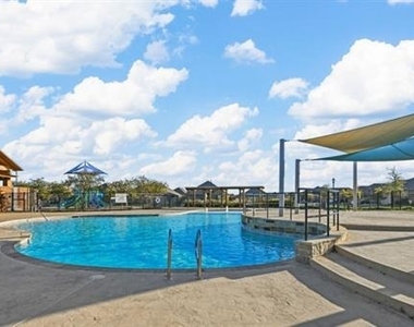 1613 Grand Villa Street - Photo Thumbnail 28