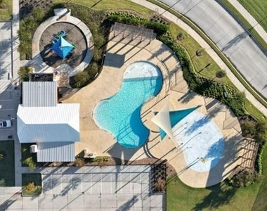 1613 Grand Villa Street - Photo Thumbnail 26