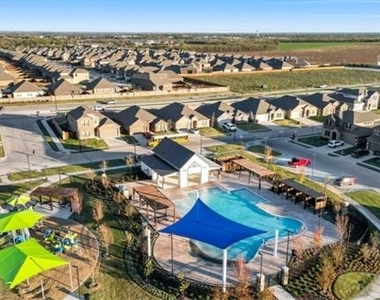 1613 Grand Villa Street - Photo Thumbnail 27