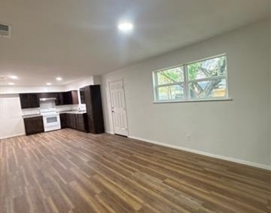 10121 Muskogee Drive - Photo Thumbnail 12
