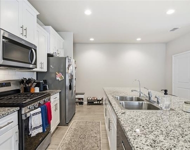 4812 Foundation Street - Photo Thumbnail 7