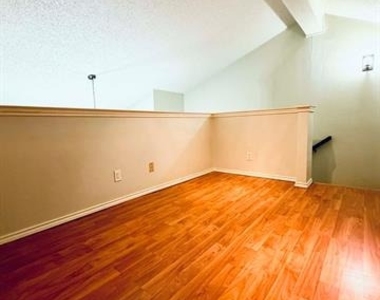 13211 Emily Road - Photo Thumbnail 8
