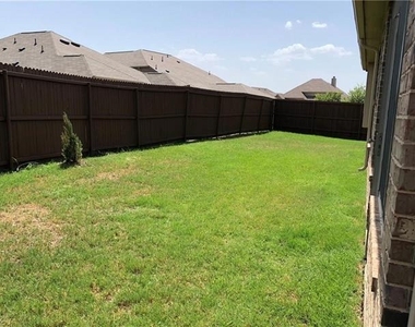 16304 Dry Creek Boulevard - Photo Thumbnail 21