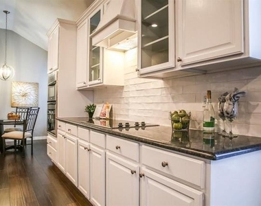 16304 Dry Creek Boulevard - Photo Thumbnail 6