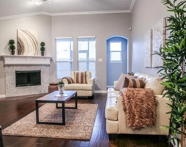 16304 Dry Creek Boulevard - Photo Thumbnail 2