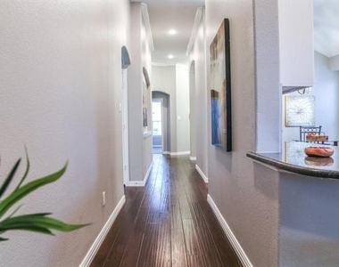 16304 Dry Creek Boulevard - Photo Thumbnail 10