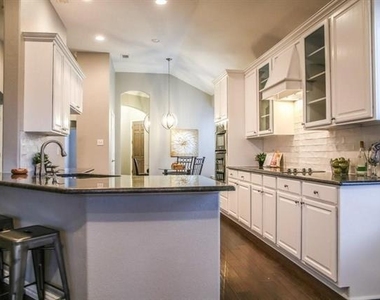 16304 Dry Creek Boulevard - Photo Thumbnail 4